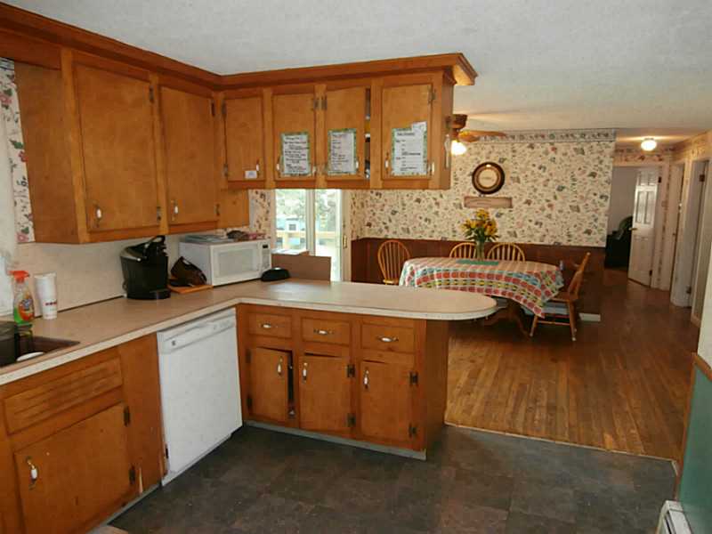 70 Lucas Road Warwick, RI 02818 - Photo 3 of 15 Kitchen.