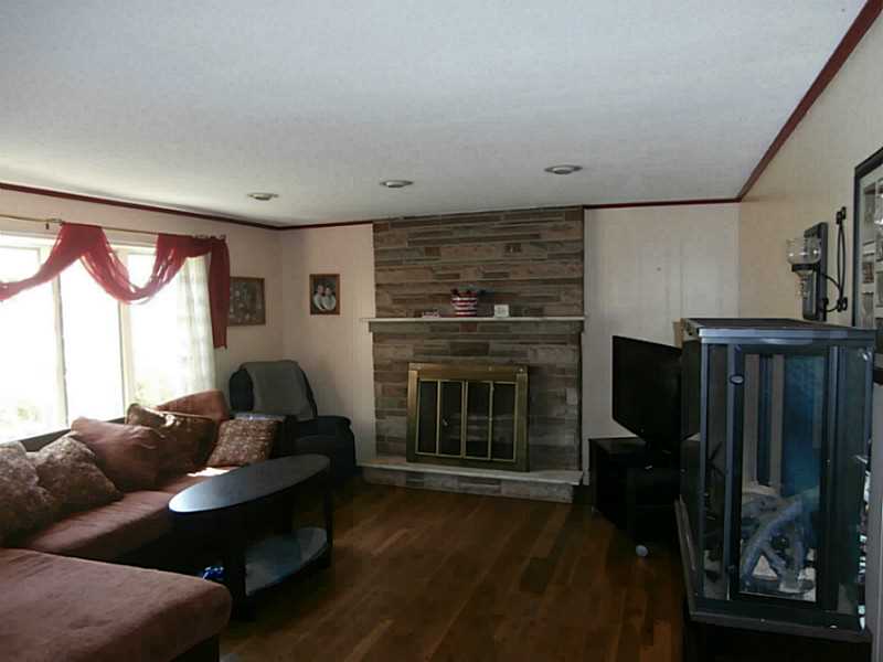 70 Lucas Road Warwick, RI 02818 - Photo 6 of 15 Living Room. FP non working