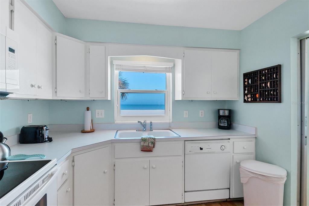 1336 Benjamin Franklin Drive, Unit F2 Sarasota, FL 34236 - Photo 11 of 41