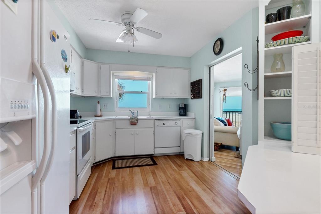 1336 Benjamin Franklin Drive, Unit F2 Sarasota, FL 34236 - Photo 12 of 41