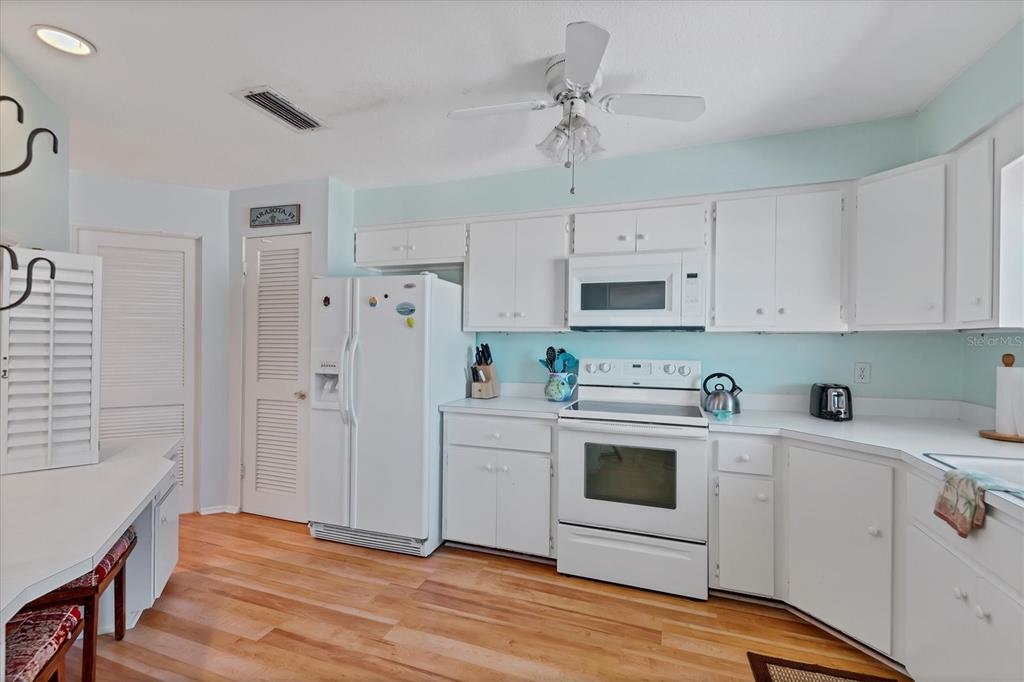 1336 Benjamin Franklin Drive, Unit F2 Sarasota, FL 34236 - Photo 13 of 41