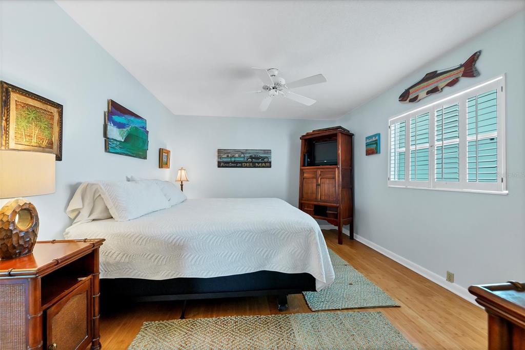 1336 Benjamin Franklin Drive, Unit F2 Sarasota, FL 34236 - Photo 19 of 41