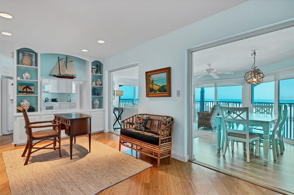 1336 Benjamin Franklin Drive, Unit F2 Sarasota, FL 34236 - Photo 8 of 41