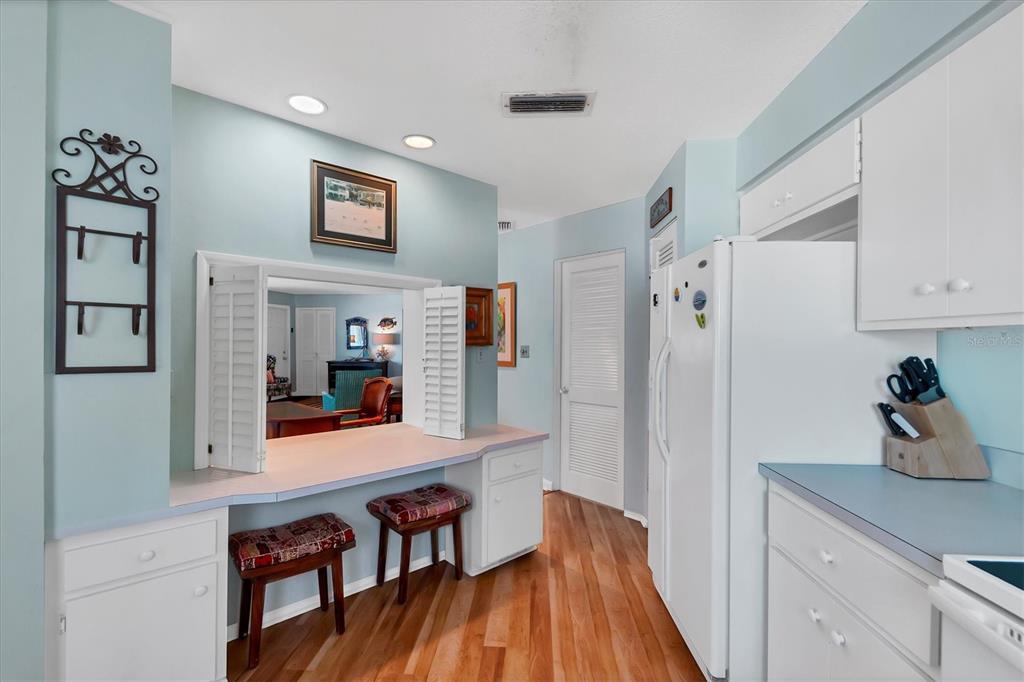 1336 Benjamin Franklin Drive, Unit F2 Sarasota, FL 34236 - Photo 10 of 41