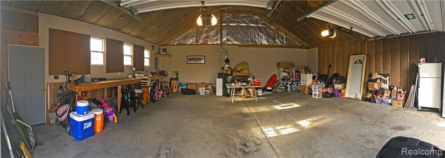 9221 West Mount Morris Road Flushing, MI 48433 - Photo 6 of 33 eIMG_2354.jpg