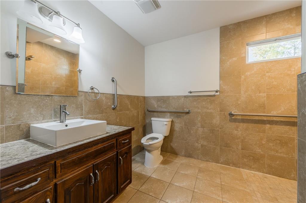 4016 East Red Bridge Road Kansas City, MO 64137 - Photo 20 of 54