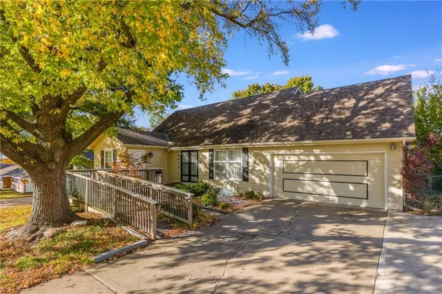 $300,000 | 4016 East Red Bridge Road, Kansas City, MO 64137