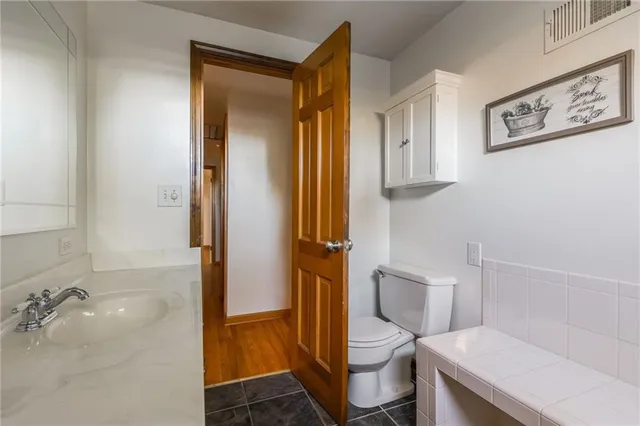 $300,000 | 4016 East Red Bridge Road, Kansas City, MO 64137