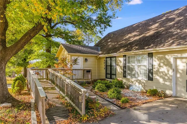 $300,000 | 4016 East Red Bridge Road, Kansas City, MO 64137