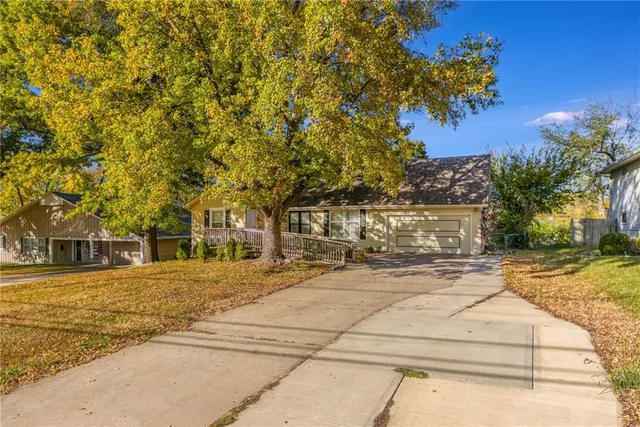 $300,000 | 4016 East Red Bridge Road, Kansas City, MO 64137