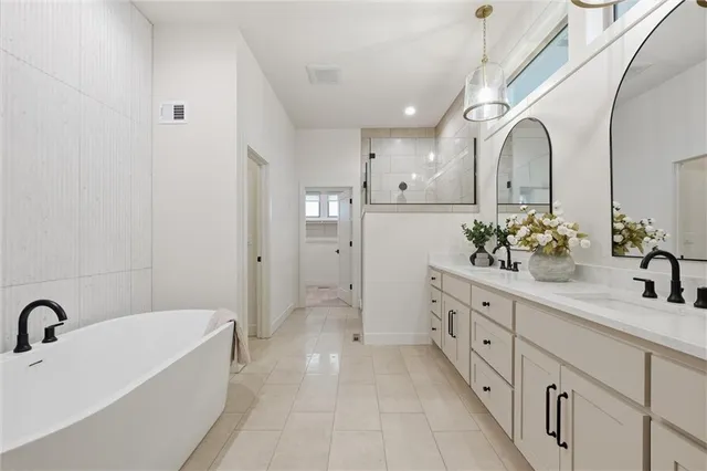 $940,160 | 21913 West 99th Terrace, Lenexa, KS 66220