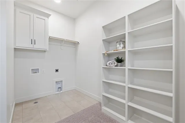 $930,730 | 21913 West 99th Terrace, Lenexa, KS 66220