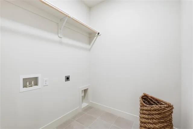 $930,730 | 21913 West 99th Terrace, Lenexa, KS 66220