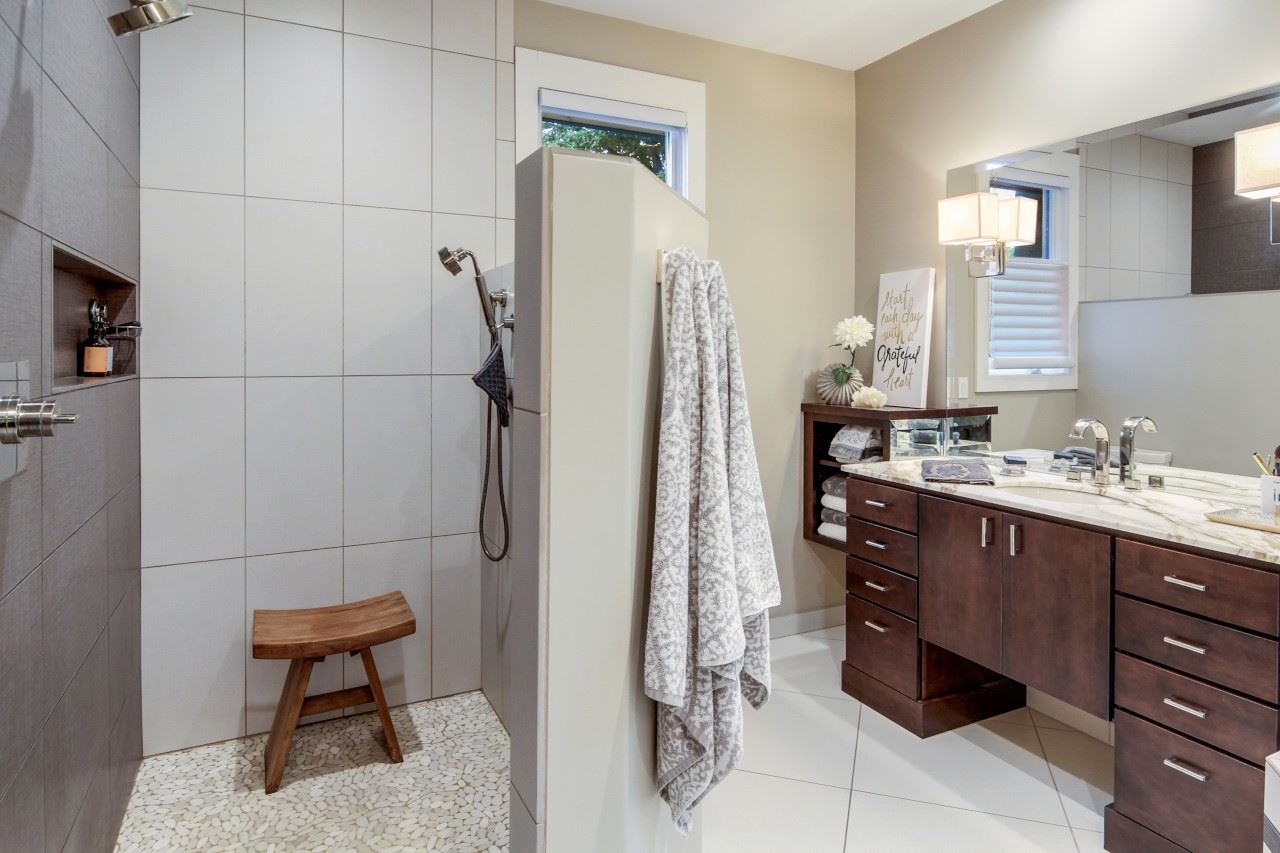 1886 Pine Point Road Traverse City, MI 49686 - Photo 15 of 37 1879798-14.JPG