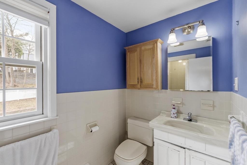 34 Robinhood Road Winchester, MA 01890 - Photo 20 of 37 Gallery Image 20