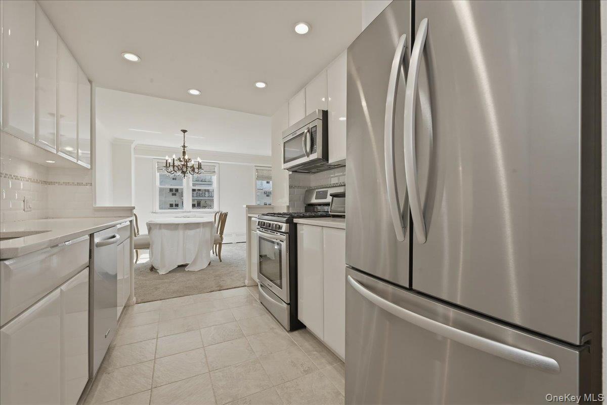 430 Shore Road, Unit 4G Long Beach, NY 11561 - Photo 18 of 36