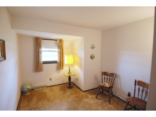 4979 Pelley Road Rockford, IL 61102 - Photo 7 of 11 Gallery Image 7