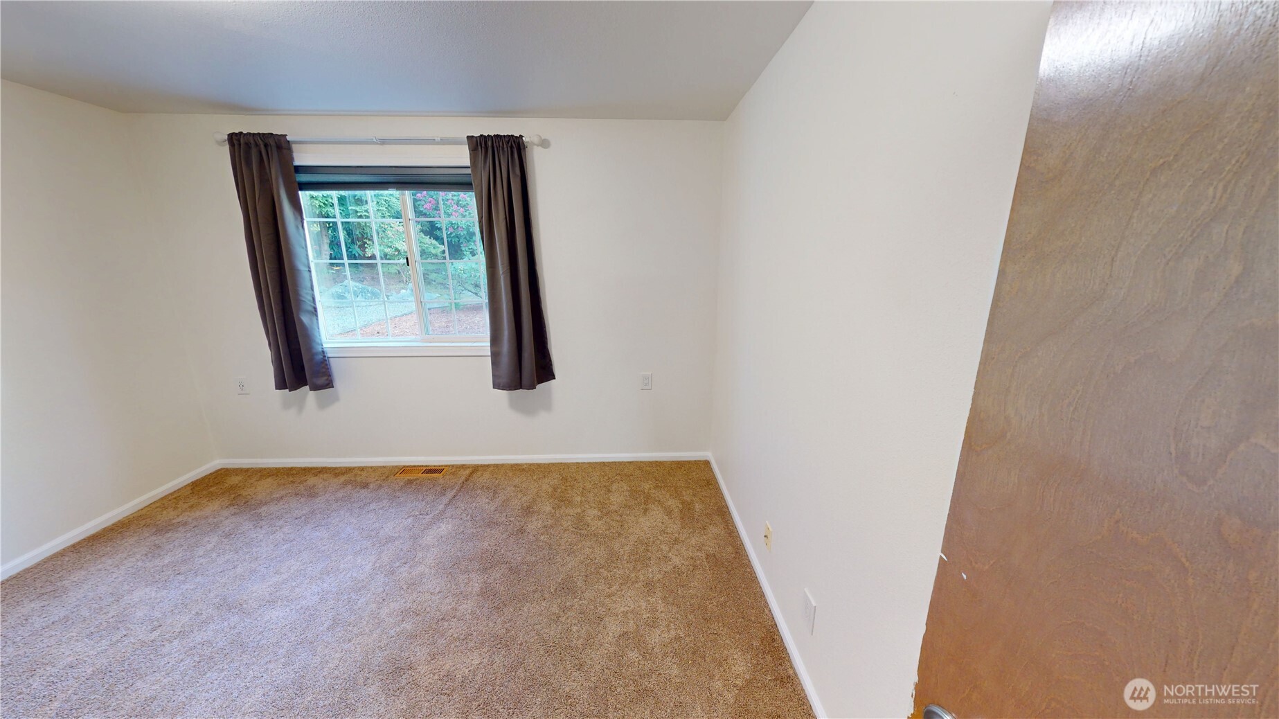 715 North Waugh Road Mount Vernon, WA 98273 - Photo 13 of 19 Gallery Image 13