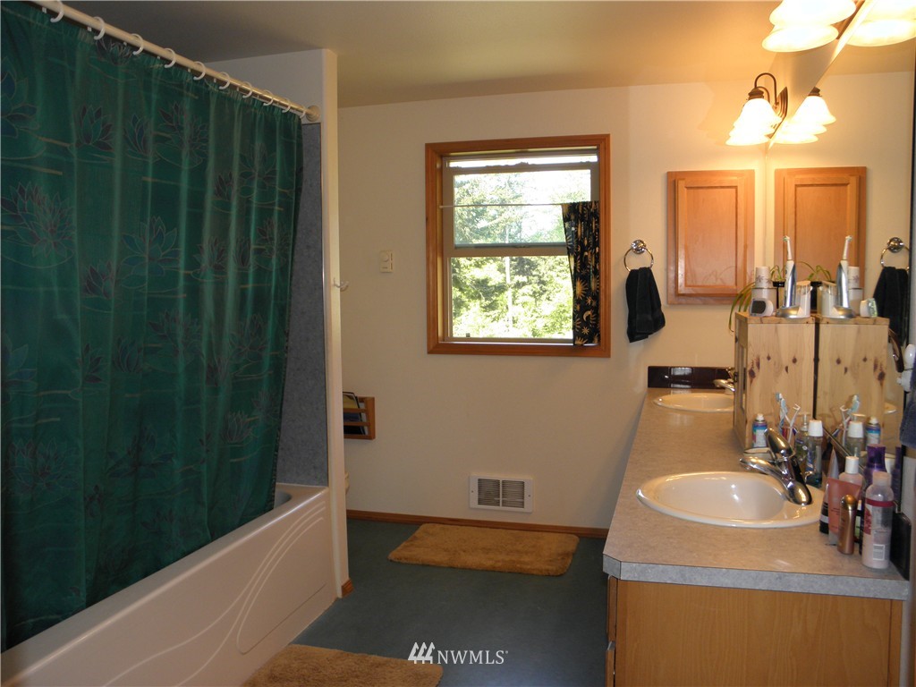 160 Island View Road Orcas Island, WA 98245 - Photo 8 of 14 Gallery Image 8