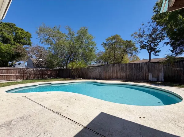 $350,000 | 909 Winchester Court, Brandon, FL 33510