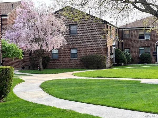 $215,000 | 196-49 69th Avenue, Unit 2 | Fresh Meadows