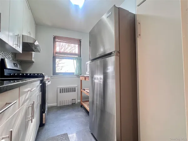 $215,000 | 196-49 69th Avenue, Unit 2 | Fresh Meadows