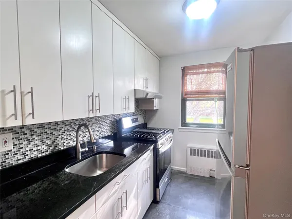 $215,000 | 196-49 69th Avenue, Unit 2 | Fresh Meadows