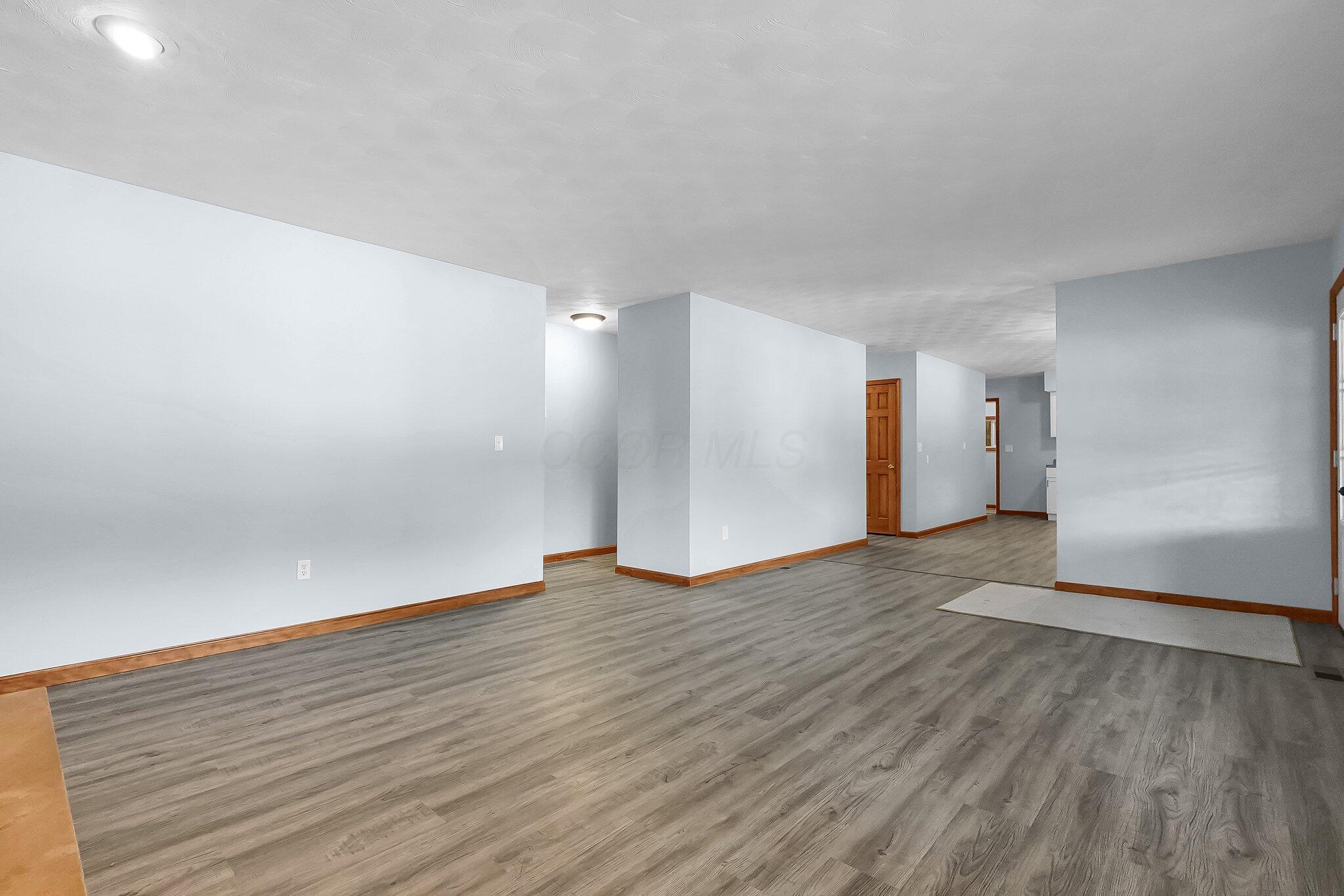 2051 Lick Run Road Chillicothe, OH 45601 - Photo 10 of 45 Living Room
