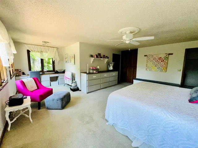 $522,900 | 19270 Cockrell Road, Yukon, MO 65589