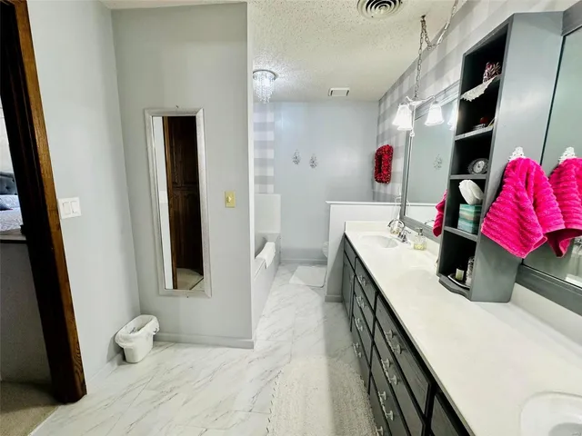 $522,900 | 19270 Cockrell Road, Yukon, MO 65589