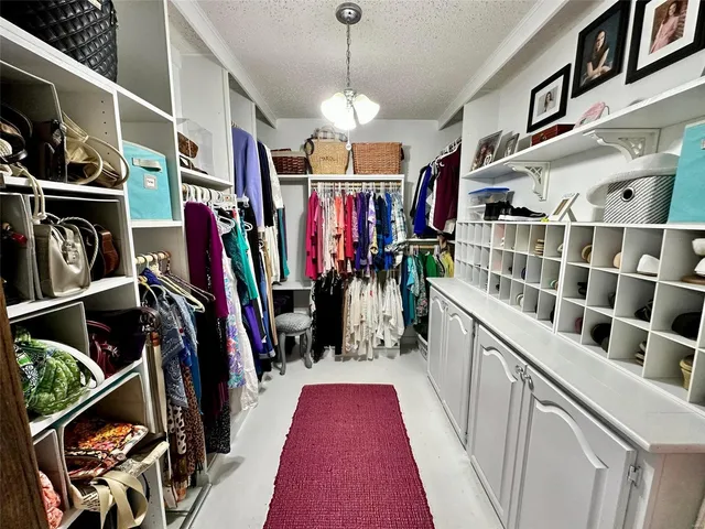 $522,900 | 19270 Cockrell Road, Yukon, MO 65589