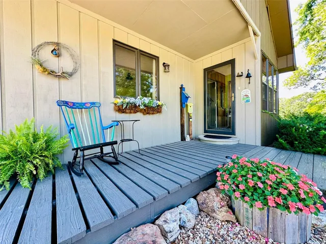 $522,900 | 19270 Cockrell Road, Yukon, MO 65589