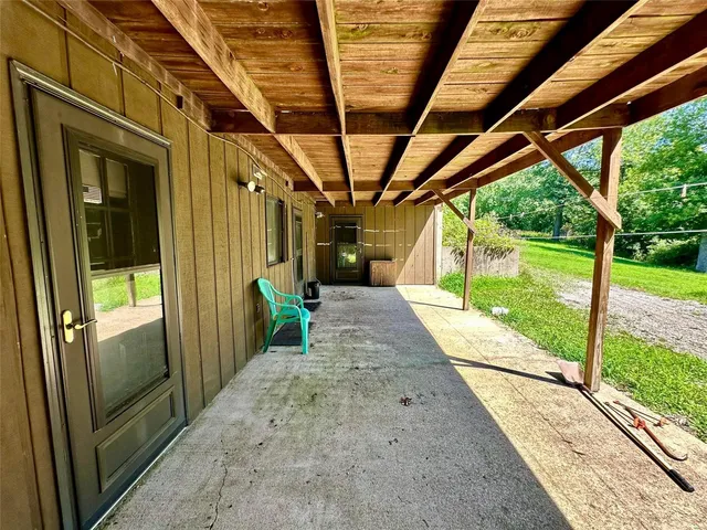 $522,900 | 19270 Cockrell Road, Yukon, MO 65589