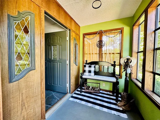 $522,900 | 19270 Cockrell Road, Yukon, MO 65589