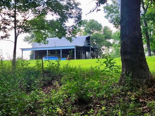 $522,900 | 19270 Cockrell Road, Yukon, MO 65589