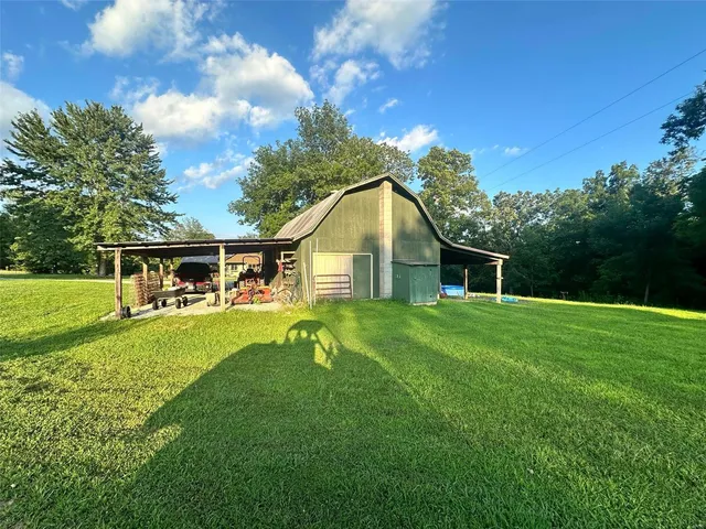 $522,900 | 19270 Cockrell Road, Yukon, MO 65589