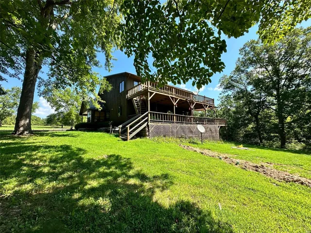 $522,900 | 19270 Cockrell Road, Yukon, MO 65589