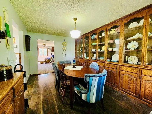 $522,900 | 19270 Cockrell Road, Yukon, MO 65589