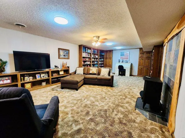 $522,900 | 19270 Cockrell Road, Yukon, MO 65589