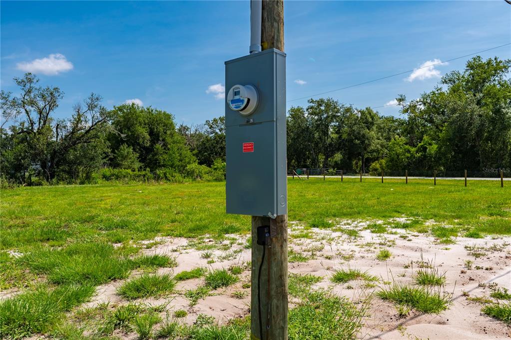 2593 Gene's Little Road Arcadia, FL 34266 - Photo 22 of 34 a street sign on the side of the road