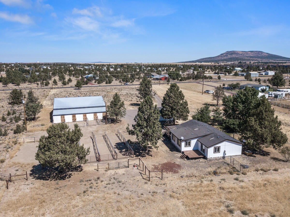 7131 Southwest Shad Road Terrebonne, OR 97760 - Photo 35 of 46 2021_08_28_7131_sw_shad_rd_crr-27