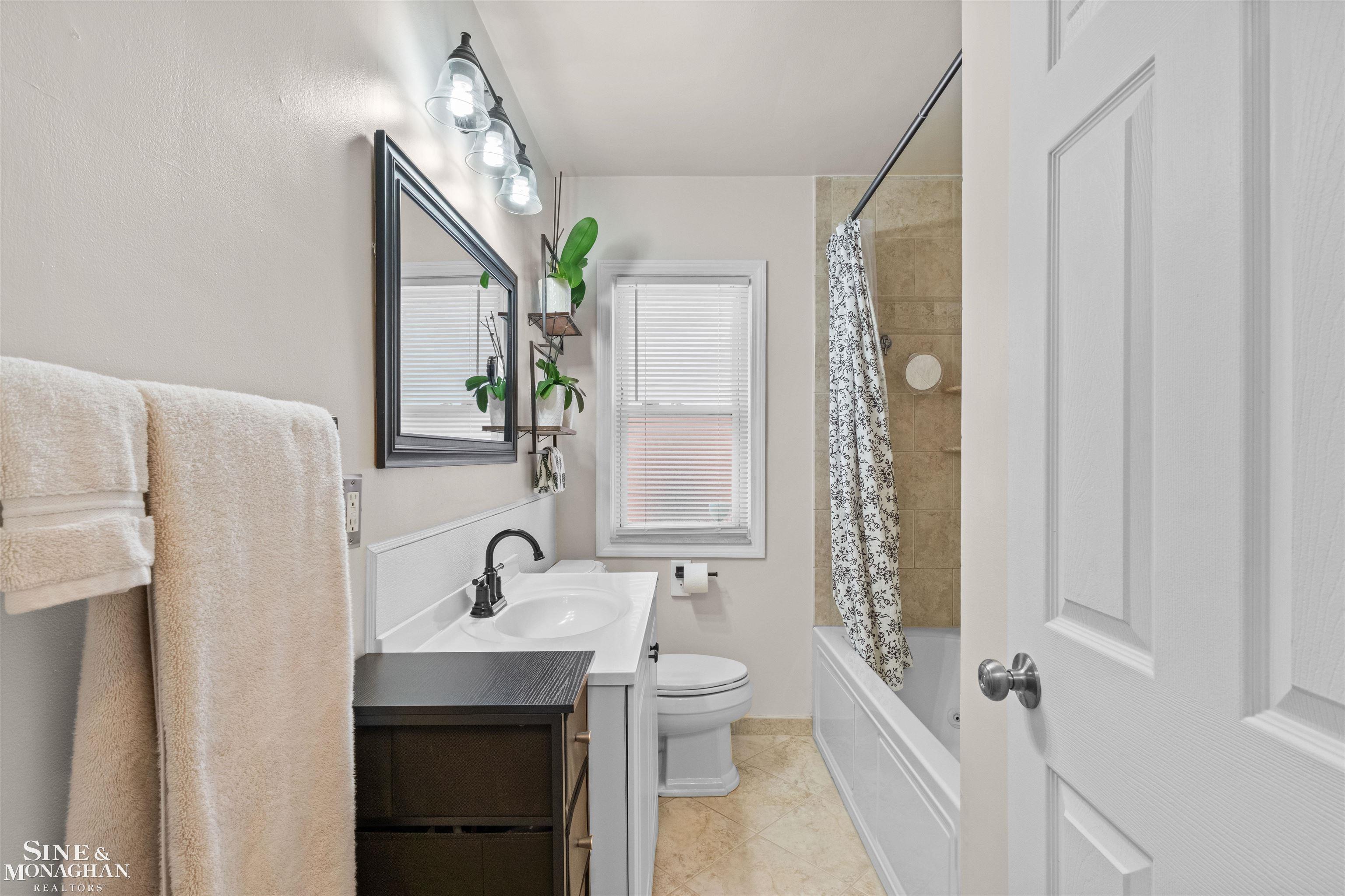 407 Kerby Road Grosse Pointe Farms, MI 48236 - Photo 14 of 44