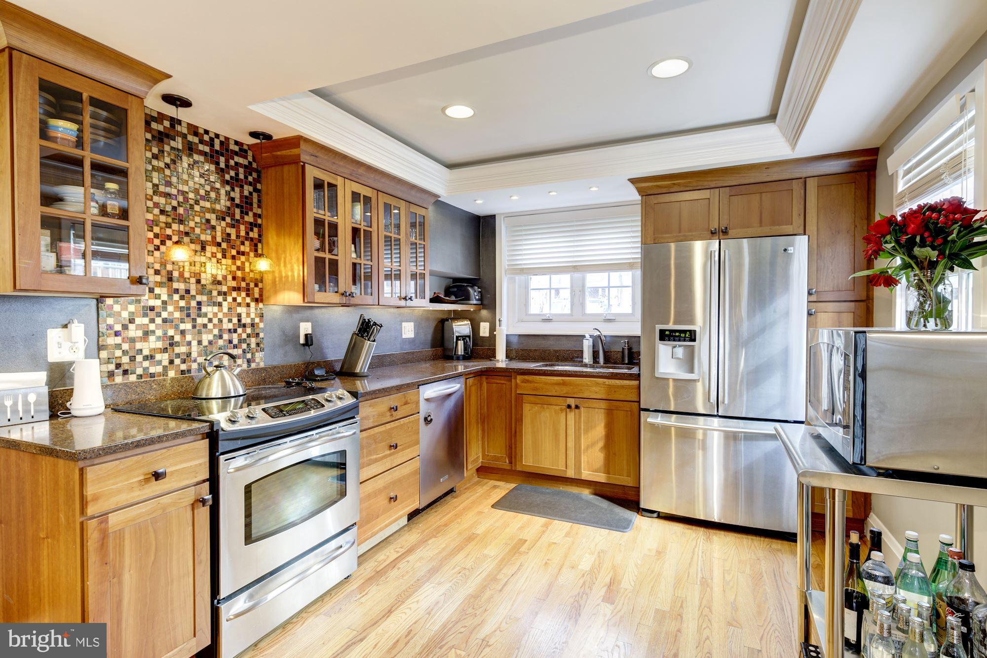 909 Kingston Road Baltimore, MD 21212 - Photo 13 of 47 Awesome kitchen