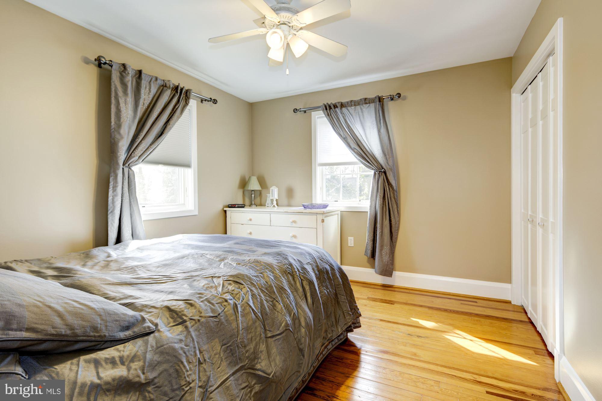 909 Kingston Road Baltimore, MD 21212 - Photo 31 of 47 Bedroom 2