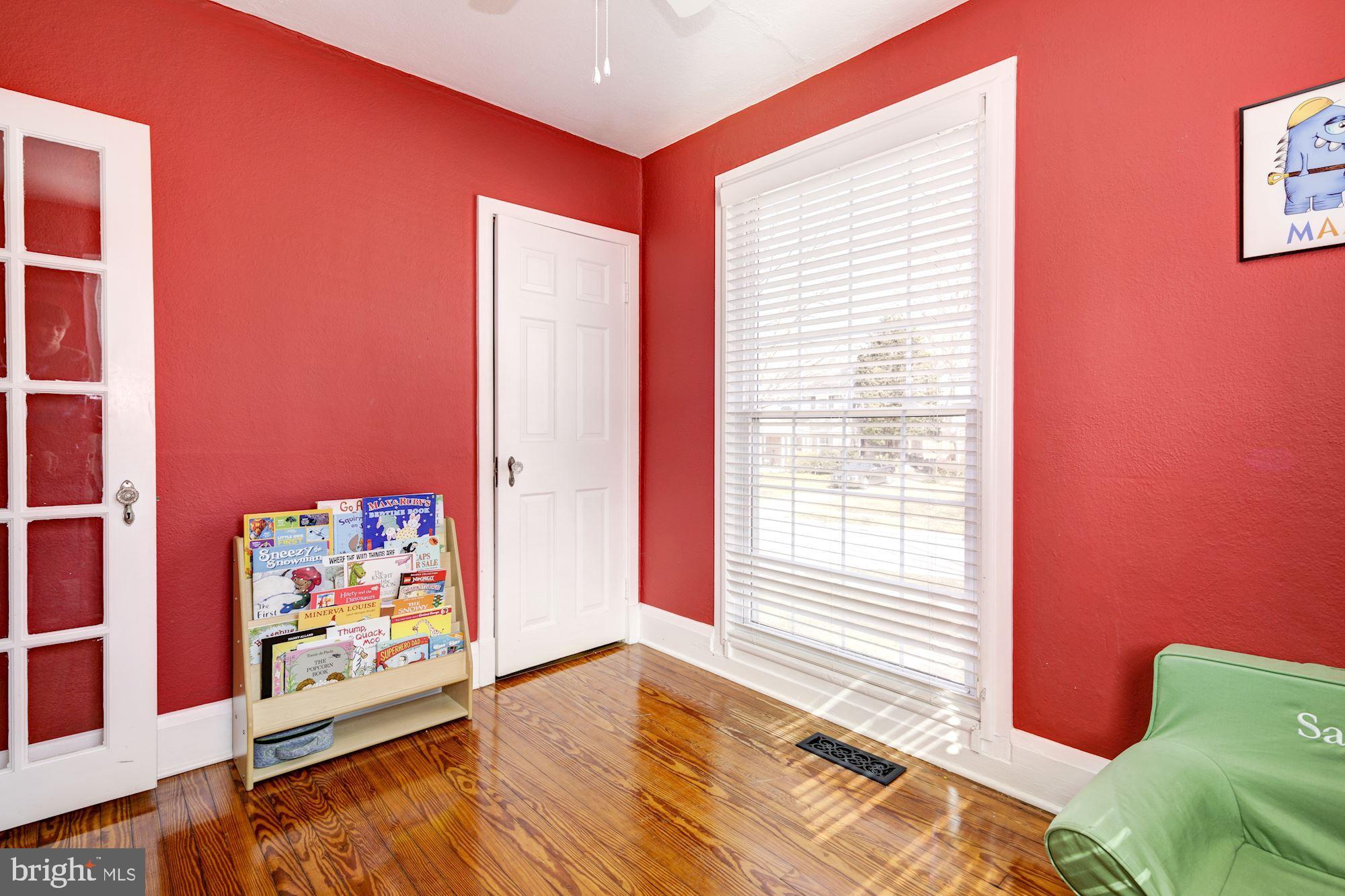 909 Kingston Road Baltimore, MD 21212 - Photo 39 of 47 Bedroom 5