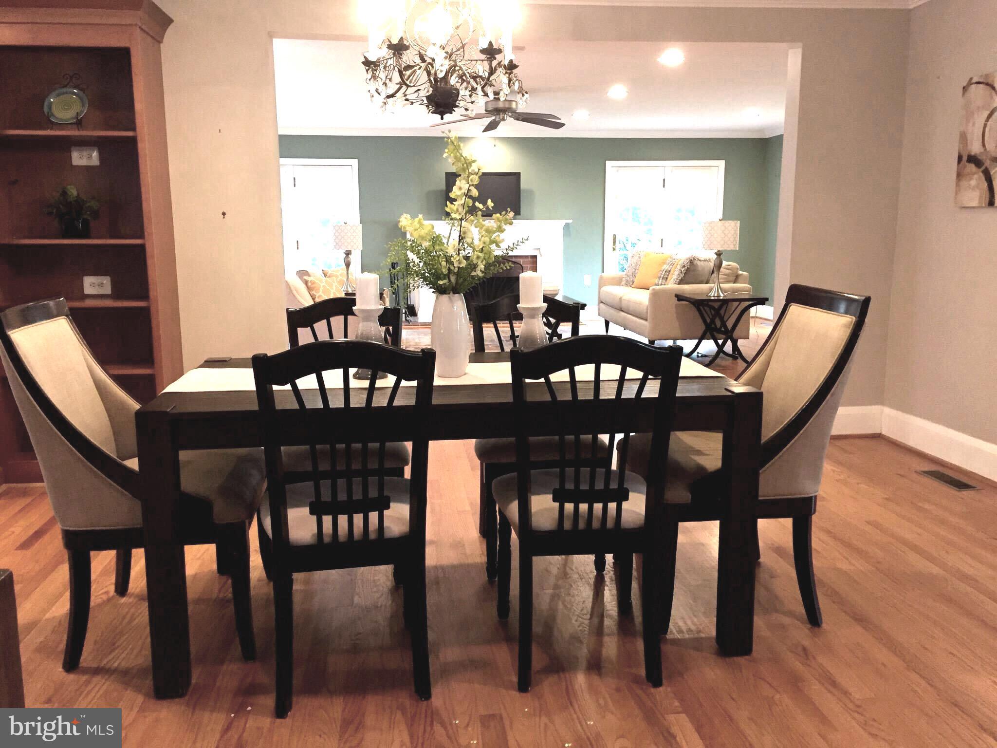 909 Kingston Road Baltimore, MD 21212 - Photo 7 of 47 dining room