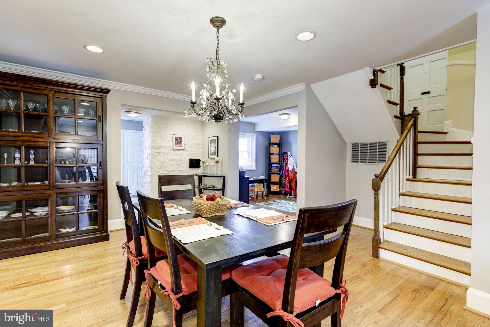 909 Kingston Road Baltimore, MD 21212 - Photo 9 of 47 dining room