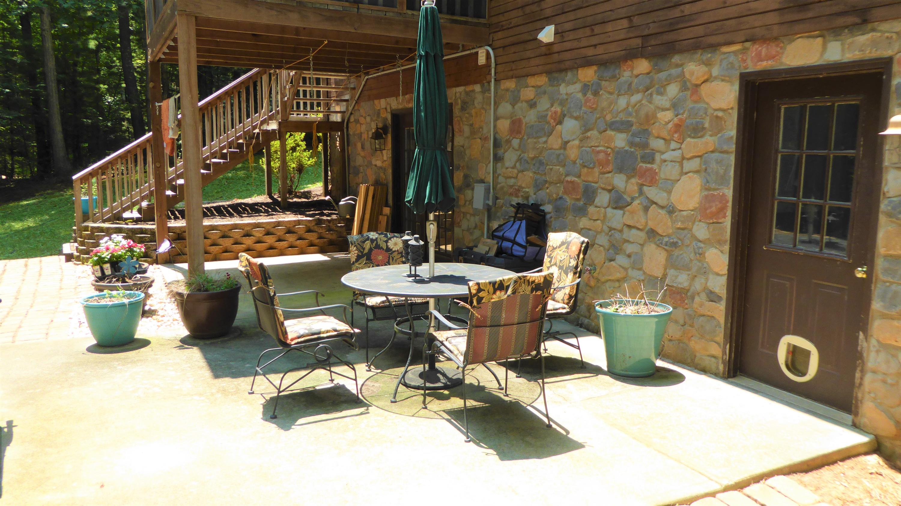402 Mt Airy Road Hardy, VA 24101 - Photo 18 of 61 16 Patio