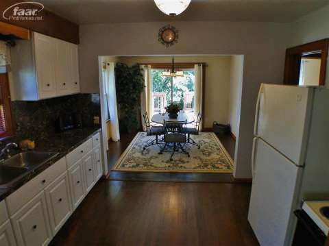 2037 Diamond Street Flint, MI 48532 - Photo 5 of 12 20366619-4.JPG