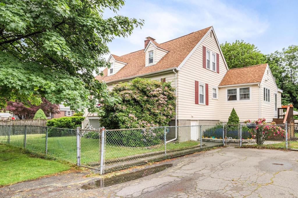 20 Grant Road Malden, MA 02148 - Photo 3 of 30 Gallery Image 3